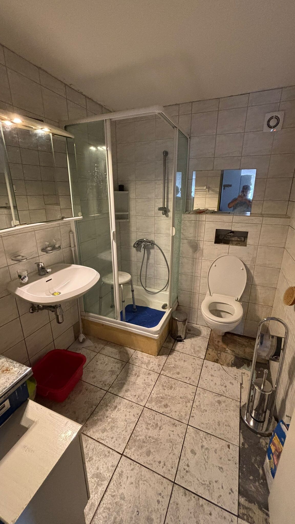 Badezimmer in Hunzenschwil AG vor der Sanierung
